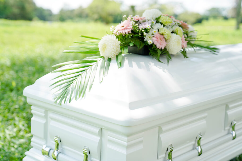 Serenity Casket FG (W) Corner Upclose