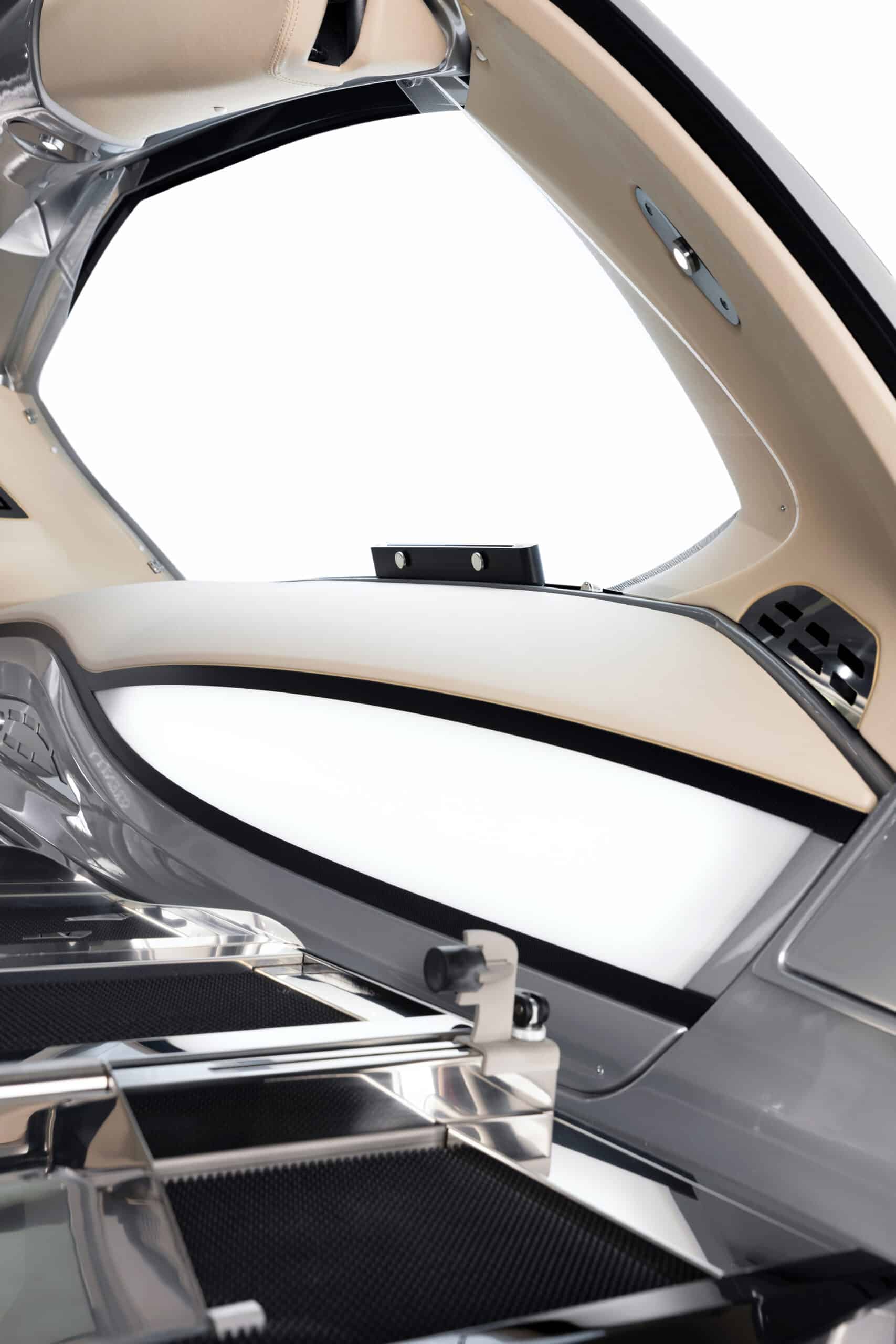 Serenity Casket Limousine Hearse Freccia